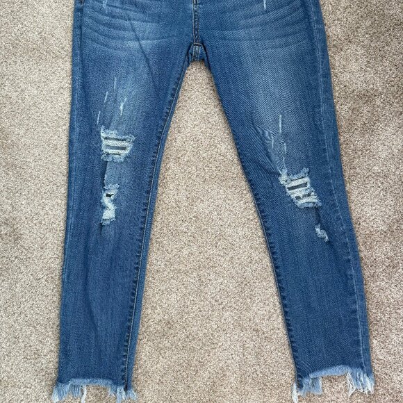 Judy Blue 13/31 Straight Fit Style #JB82105MD Frayed Hem - Picture 1 of 3